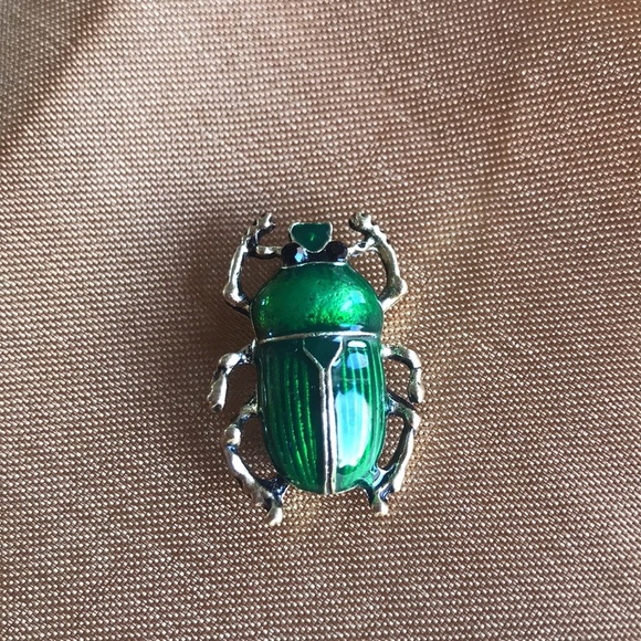 NWT Green metallic enamel scarab brooch/pin in goldtone, for scarf, hat, coat OS - Picture 2 of 12